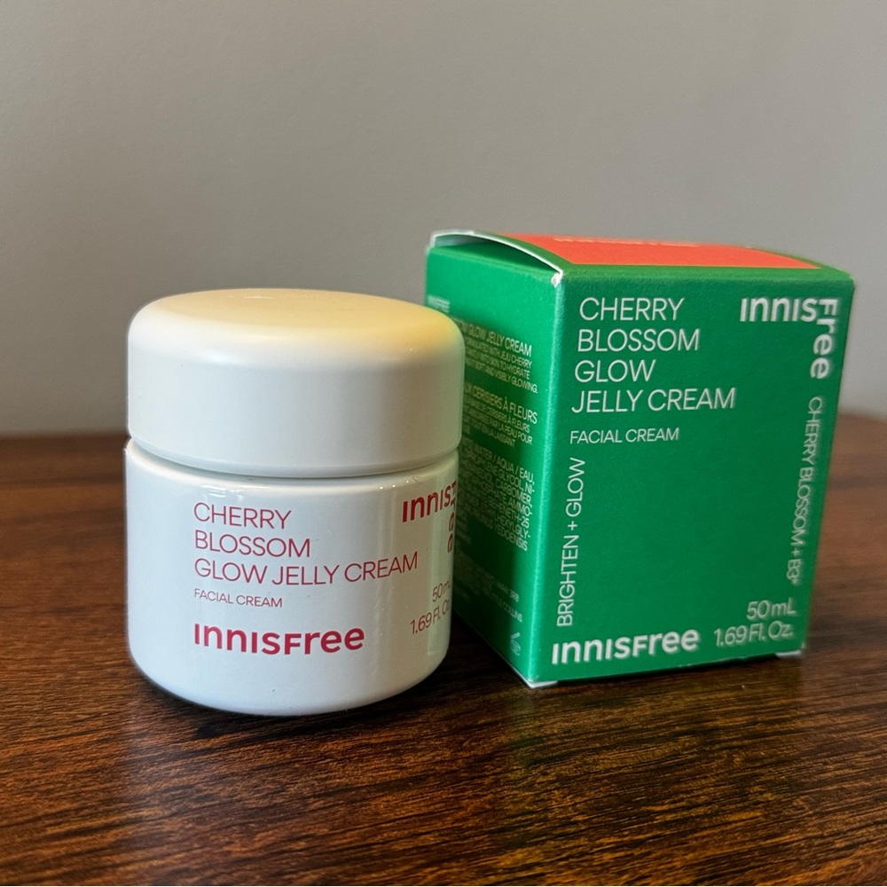 InnIsFree Cherry Blossom Glow Jelly Cream